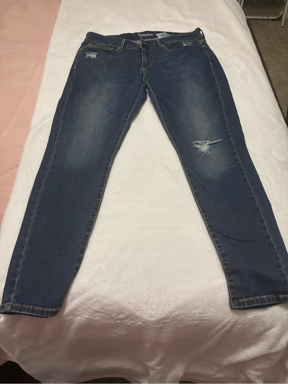 Signature by Levi Strauss Dark Blue Skinny Distressed jeggings